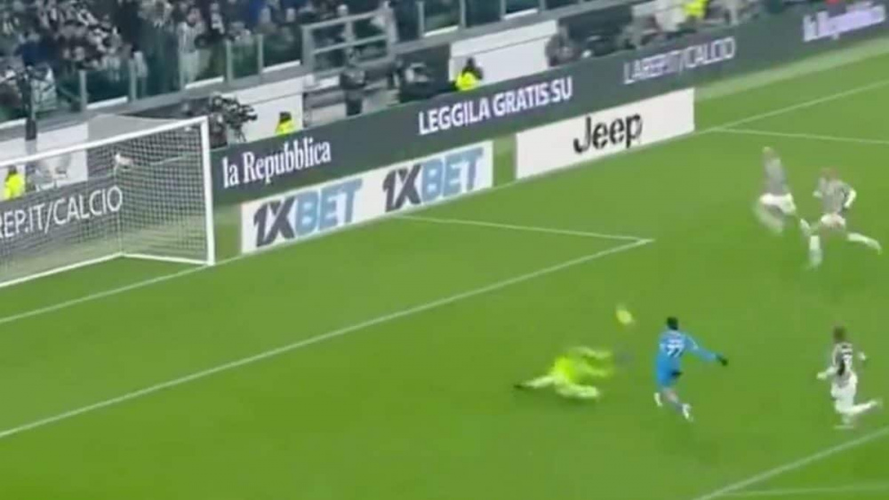 Juve-Napoli da dimenticare per Kvaratskhelia, errore clamoroso e la lite  con Gatti