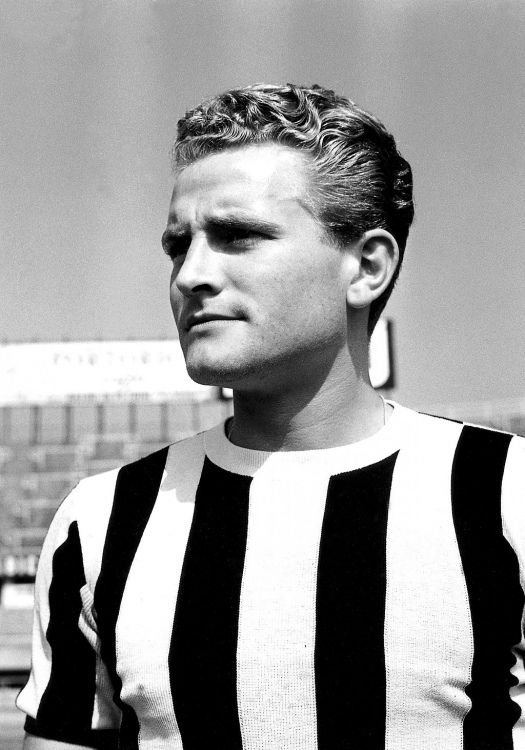 Giampiero_Boniperti_-_Juventus_Football_Club.thumb.jpg.a1b90e1f99ce52e9502e4f2928853616.jpg