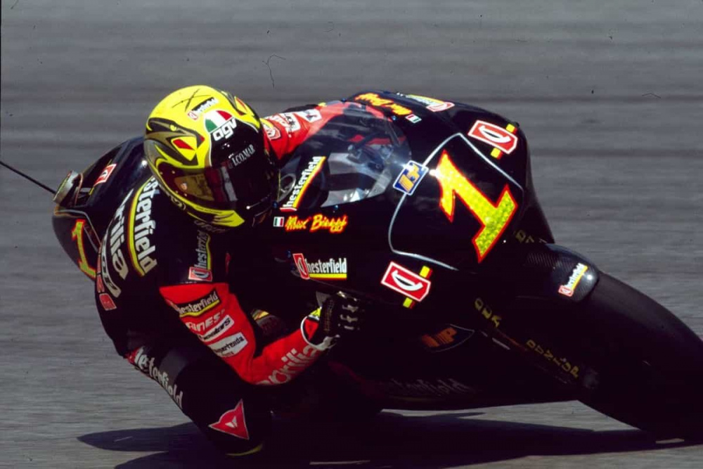 Buon-Compleanno-Max-Biaggi-250.thumb.jpg.5d6cb6c79ee6ae88c088f2753a390b42.jpg